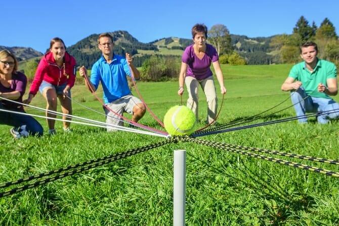 Erlebnispädagogik Ausbildung - Teamspiele im Freien