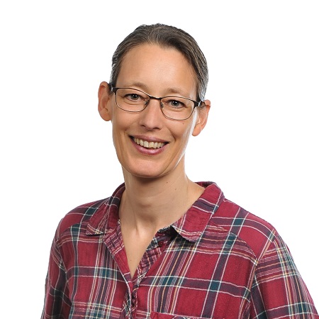 ATN Dozentin Katrin Heimsath - Ausbildung Hundetrainer ATN. Portraitfoto.