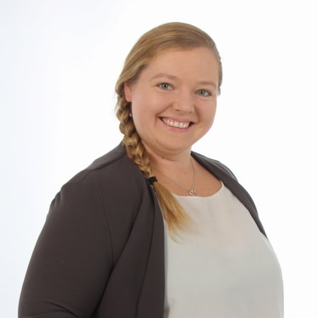 Dozentin Stefanie Schramm - Ausbildung Therapiebegleithunde ATN. Portraitfoto.