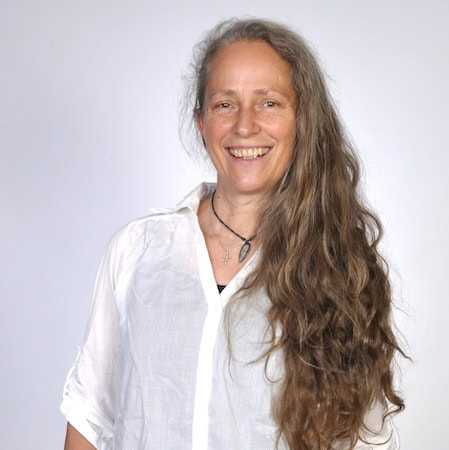 Dozentin, Tutorin und Lehrgangsleiterin Astrid Krause- Ausbildung Erlebnispädagogik Mensch / Tier ATN. Portraitfoto.