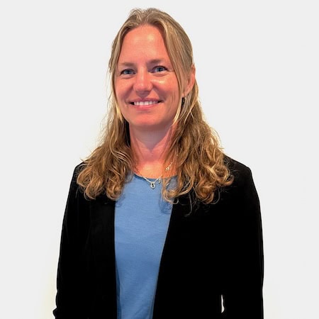 Dozentin Miriam Godzinski - Ausbildung Pferdeverhaltensberatung ATN. Portraitfoto.